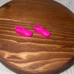 ｡･:*:･ﾟ★,｡･:*:･ﾟ☆　　 ｡･:*:･ﾟ★,｡･:*:･ﾟ
BARBIE SLIP ON PINK SHOES